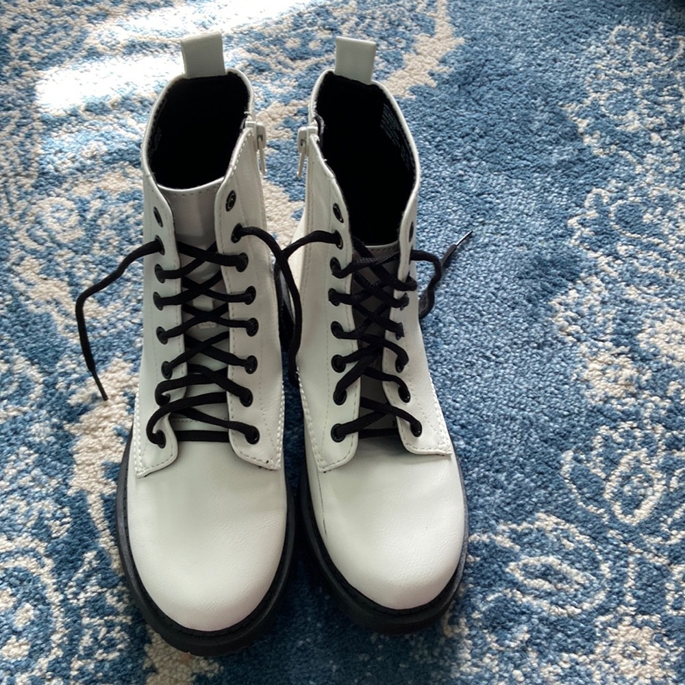 Super cute boots